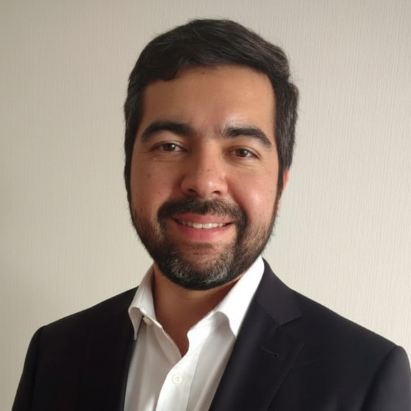 Retrato profesional de Pablo Ormeño